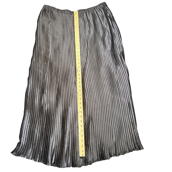 Flint & Moss Pleated Satin Accordion Maxi Skirt Black Size XL Elastic Waist - Picture 4 of 7